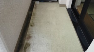 大阪市マンションハウスクリーニング　バルコニー清掃01
