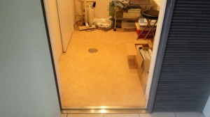 大阪　定期清掃　オフィスビル 床清掃